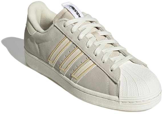 아디다스 슈퍼스타 '화이트 펄스 엠버' GY0984 GY0984 Lookbook 아디다스 슈퍼스타 '화이트 펄스 엠버' GY0984 GY0984