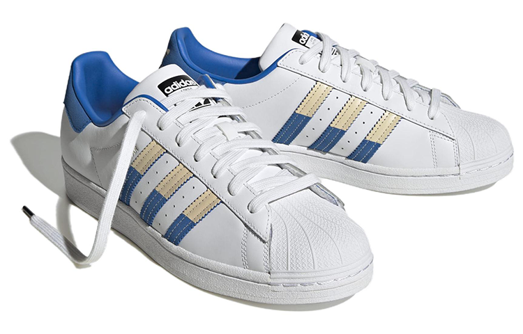 Lookbook 阿迪达斯Superstar '白色皇家沙' HQ2167