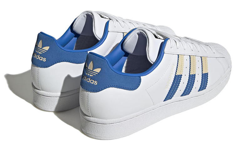 Purchase 阿迪达斯Superstar '白色皇家沙' HQ2167