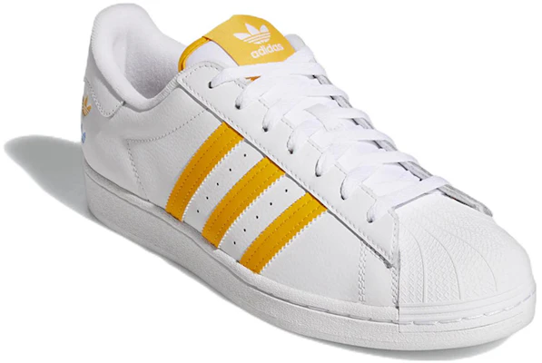 阿迪达斯 Superstar '白色大学金' GZ4741 Lookbook 阿迪达斯 Superstar '白色大学金' GZ4741