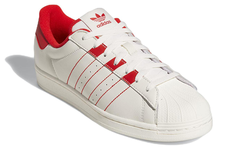 Lookbook Adidas 三叶草 白色鲜红款 GZ4744