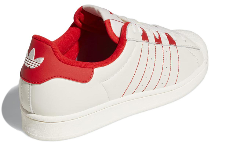 Shop Adidas 三叶草 白色鲜红款 GZ4744