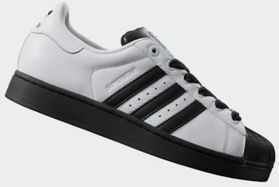 阿迪达斯 Superstar II 运动鞋 JI0124 Lookbook 阿迪达斯 Superstar II 运动鞋 JI0124
