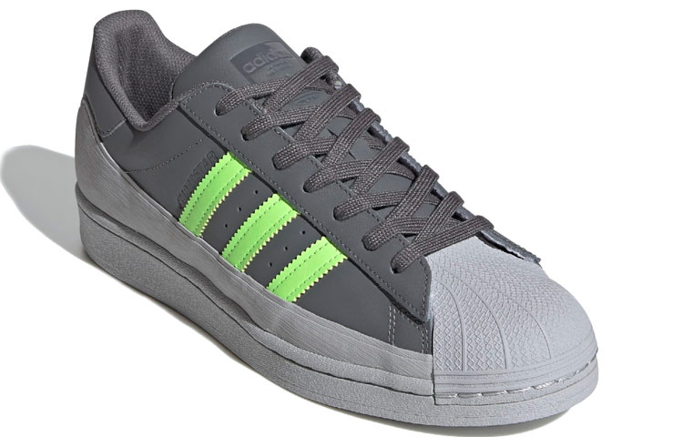 Lookbook adidas Superstar MG Grau Four FV3030