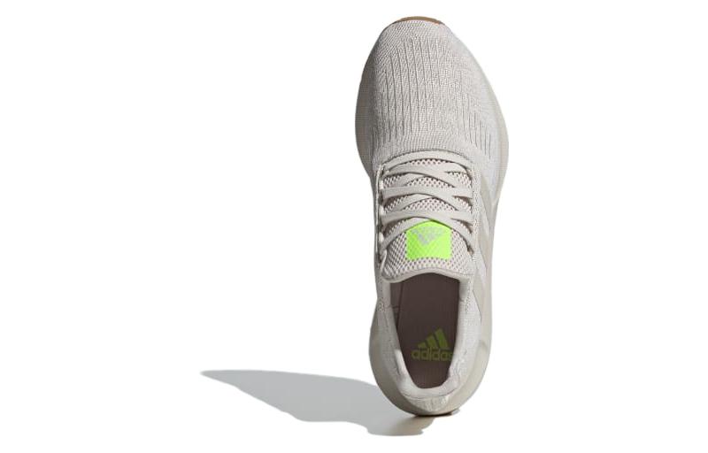 Shop Adidas Swift Run 1 舒適百搭 低帮 跑步鞋 男款 銀綠色
