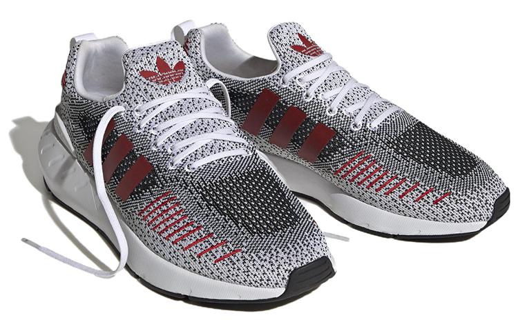 Lookbook adidas Swift Run 22 ''Bianco Better Scarlet'' HP2824