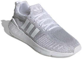 adidas Swift Run 22 '白灰' GZ3499 Lookbook adidas Swift Run 22 '白灰' GZ3499