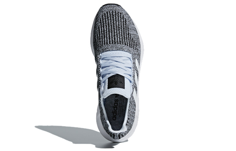 Shop 아디다스 스위프트 런 '에어로 블루' CQ2122