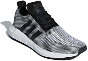 adidas Swift Run 'Negro Core Blanco Nube' B37734 Lookbook adidas Swift Run 'Negro Core Blanco Nube' B37734