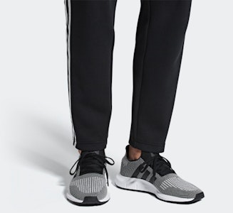 阿迪达斯 Swift Run '酷黑云白' B37734 Sizing 阿迪达斯 Swift Run '酷黑云白' B37734