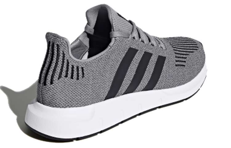Lookbook adidas Swift Run 'Grey Three' CQ2115