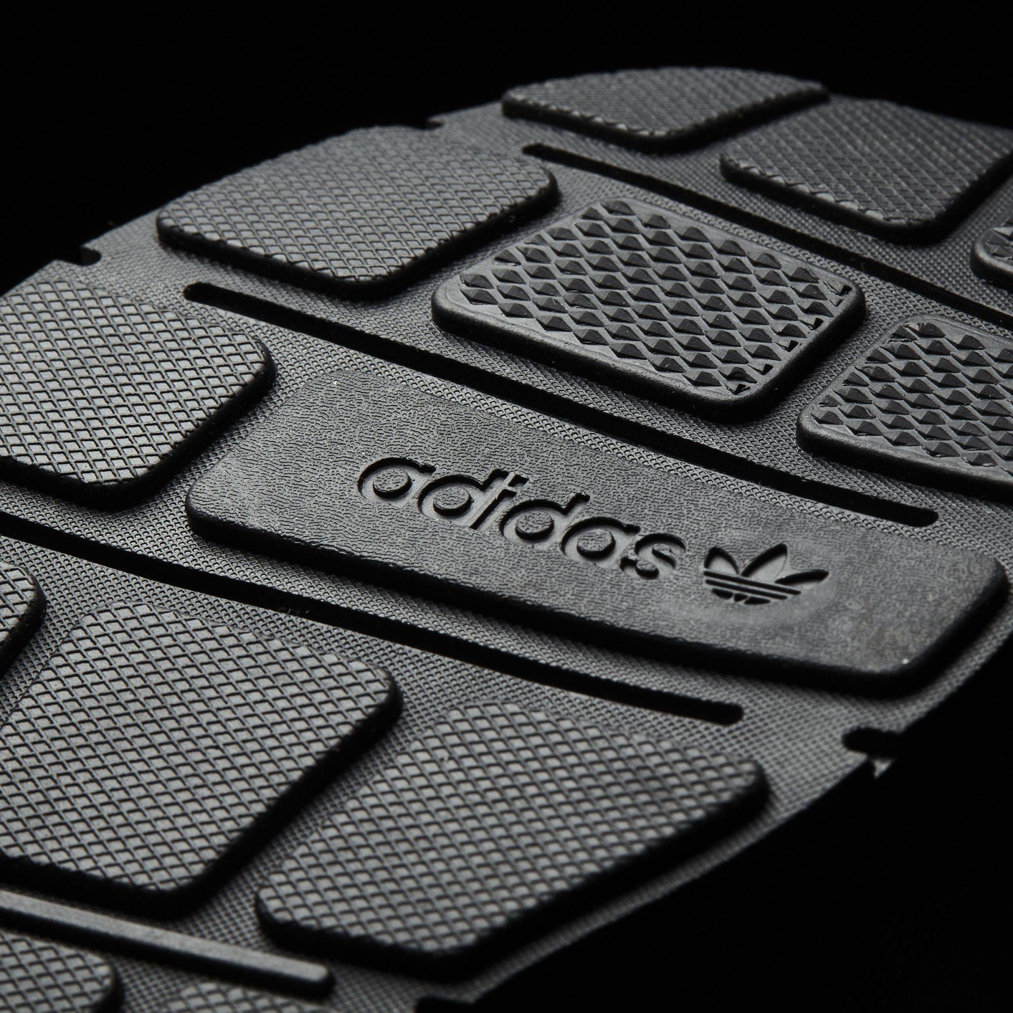 Details for 阿迪达斯 Swift Run Primeknit 黑彩色拼接 运动鞋 CG4127