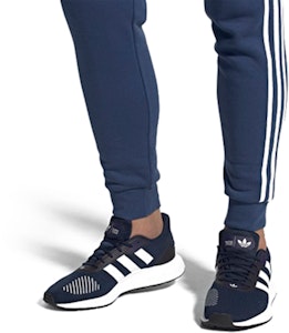 adidas Swift Run RF 'Collegiate Navy' Biru Laut FV5359 Sizing adidas Swift Run RF 'Collegiate Navy' Biru Laut FV5359