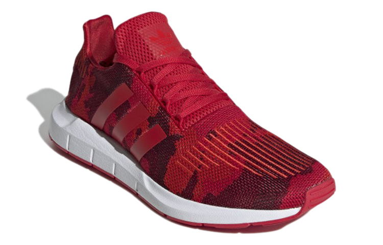 Lookbook adidas Swift Run Merah Scarlet BD7795