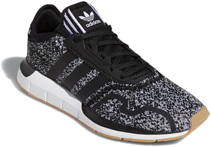 阿迪达斯 Swift Run X “曲奇奶油” FY2127 Lookbook 阿迪达斯 Swift Run X “曲奇奶油” FY2127