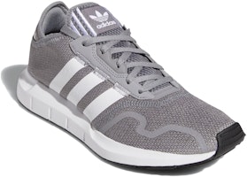 阿迪达斯Swift Run X '灰色' FY2114 Lookbook 阿迪达斯Swift Run X '灰色' FY2114