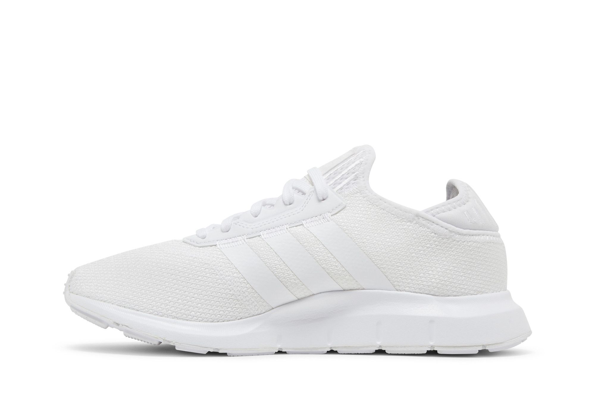 Shop 阿迪达斯 Swift Run X '纯白' FY2117