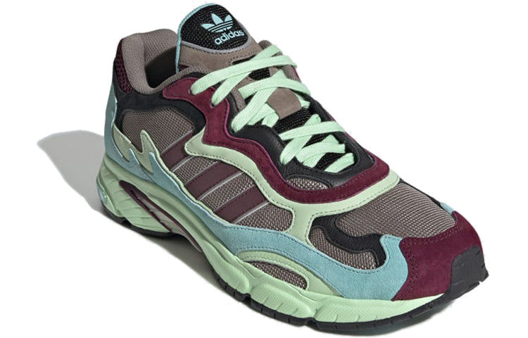 Lookbook アディダス テンパーラン マルーン EE7741