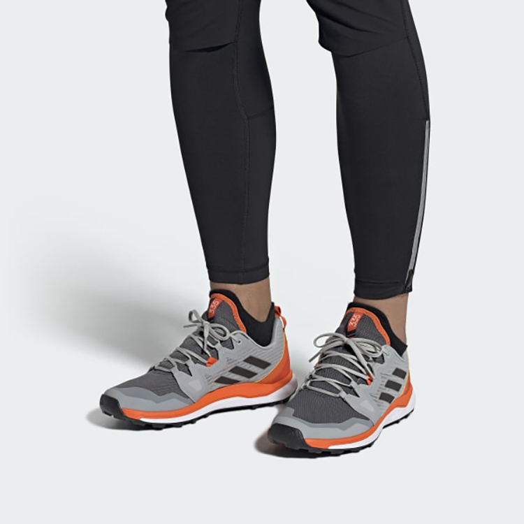 Sizing adidas Terrex Agravic Gris/Orange EF2119