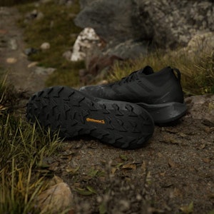 阿迪达斯TERREX Agravic GTX越野跑鞋 黑色/黑色/灰色六 JR5240 Shop 阿迪达斯TERREX Agravic GTX越野跑鞋 黑色/黑色/灰色六 JR5240