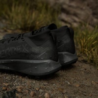 阿迪达斯TERREX Agravic GTX越野跑鞋 黑色/黑色/灰色六 JR5240 1