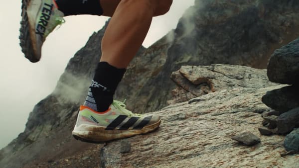 Lookbook adidas Terrex Agravic Speed 2 越野跑鞋 白色/黑色/橙色 JS3536