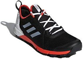 Lookbook adidas Terrex Agravic Speed 黑白橙色