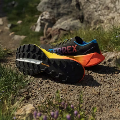 阿迪达斯 Terrex Agravic Speed Ultra 2 黑色蓝光越野跑鞋 HP7008 Shop 阿迪达斯 Terrex Agravic Speed Ultra 2 黑色蓝光越野跑鞋 HP7008