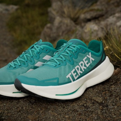 アディダス テレックス アグラビック スピード ウルトラ トレイルランニングシューズ ピュアティール/グレー/オーロライビー JR5238 2