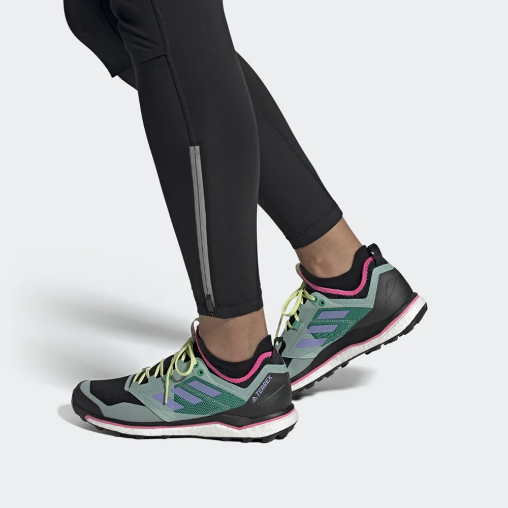 Sizing 阿迪达斯Terrex Agravic XT黑荣耀绿跑鞋 EH0075