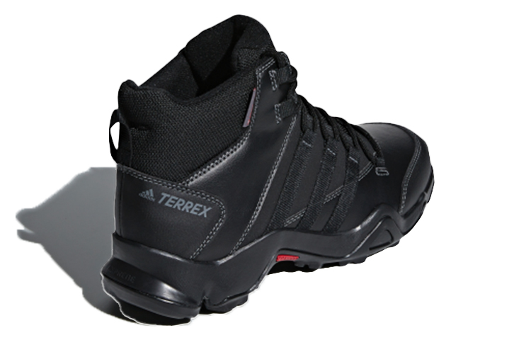 Shop adidas Terrex Ax2r Beta Mid Cw Scarpe da Trekking S80740