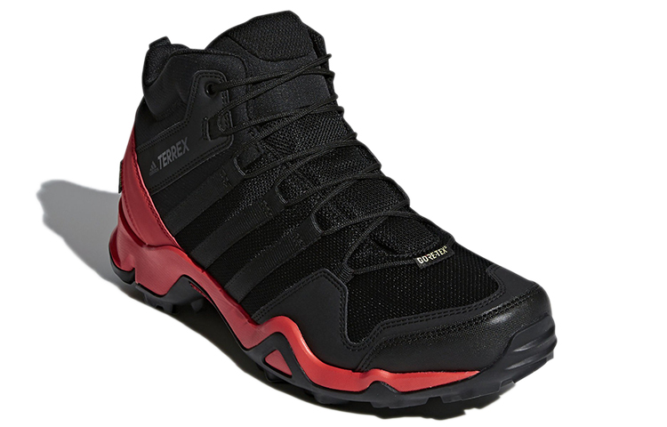 Lookbook adidas Terrex AX2R Mid GTX 舒適耐磨 高筒戶外功能鞋 黑紅色