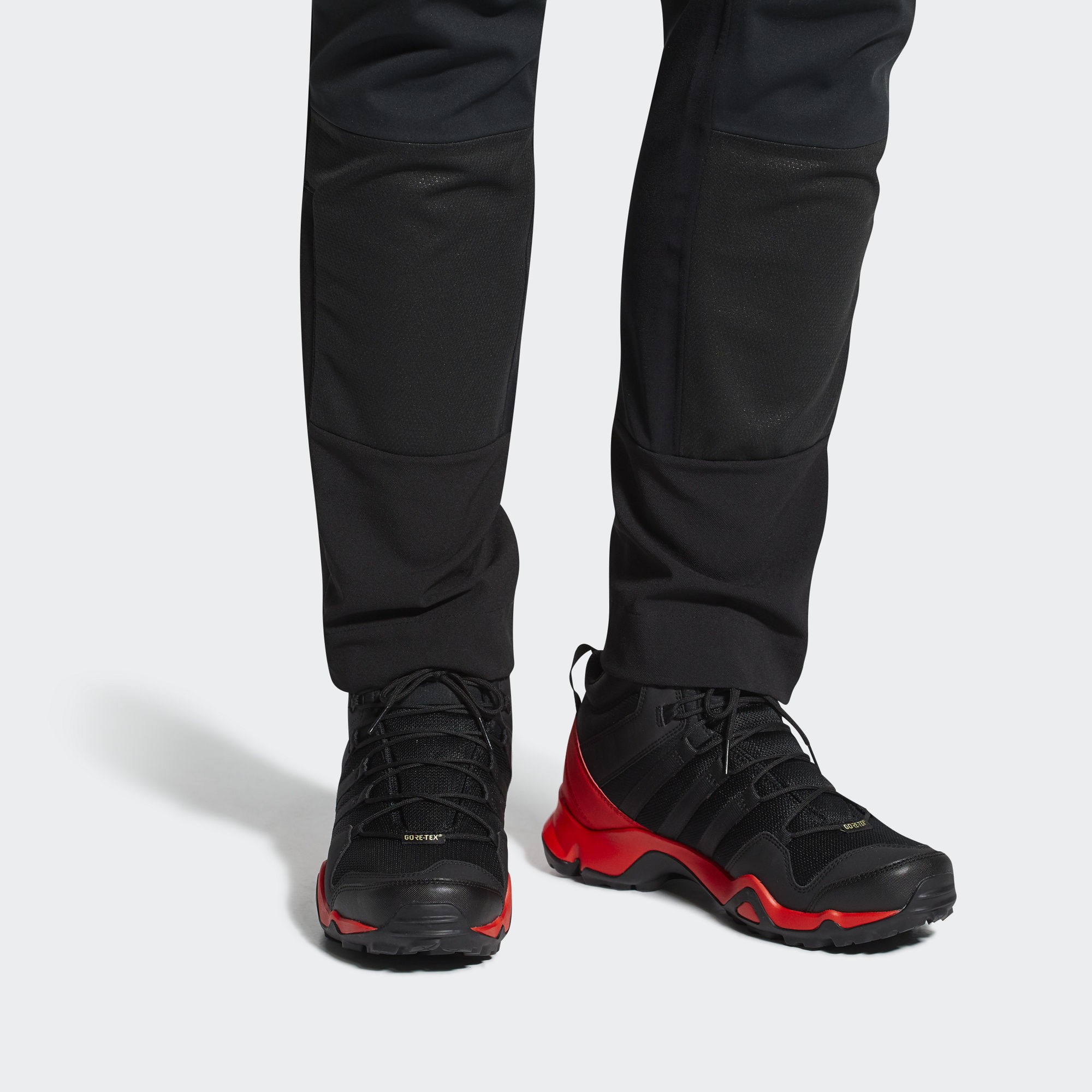 Sizing adidas Terrex AX2R Mid GTX 舒適耐磨 高筒戶外功能鞋 黑紅色
