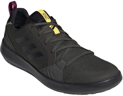 adidas Terrex Boat Lace Dlx Hitam FV6648 Lookbook adidas Terrex Boat Lace Dlx Hitam FV6648