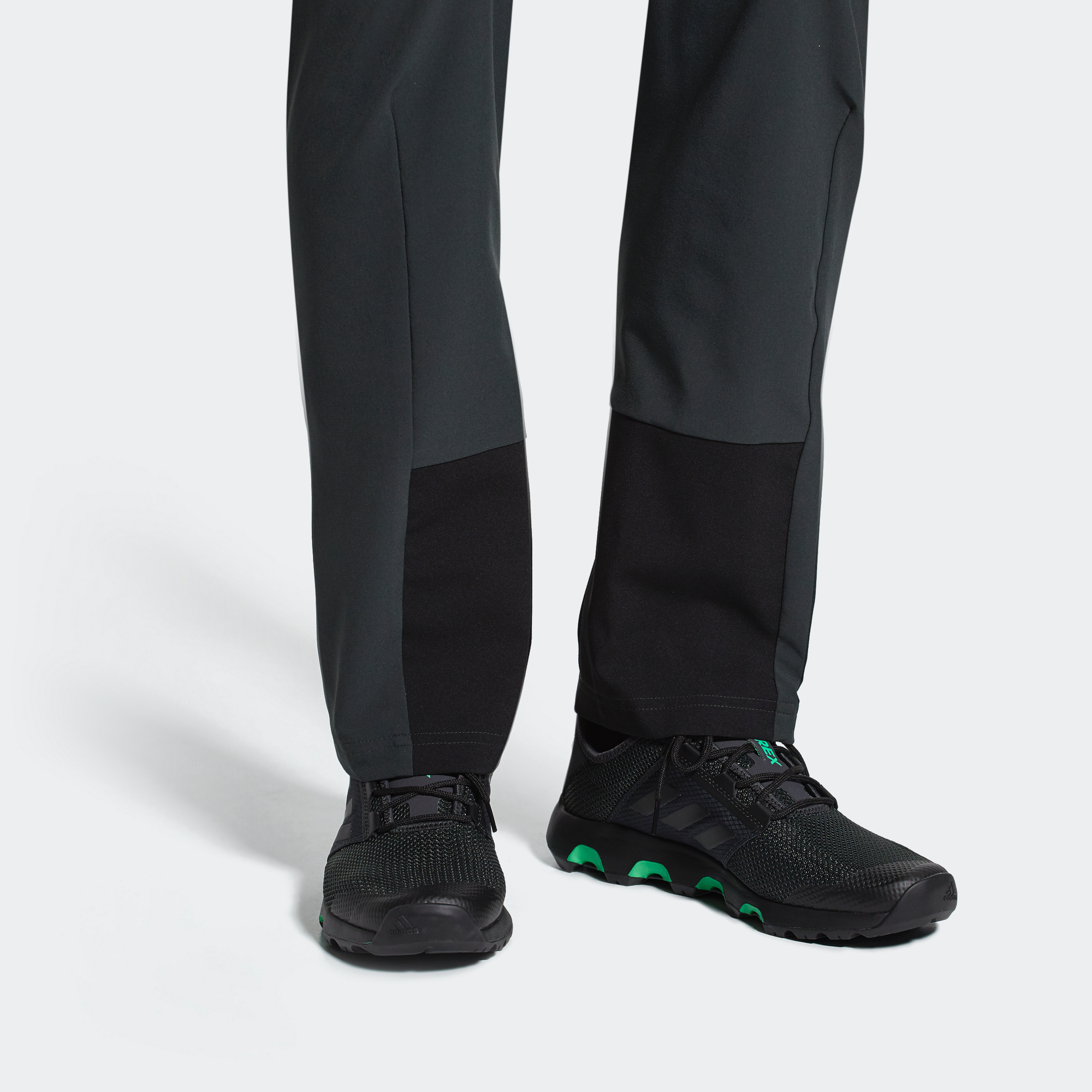 Sizing adidas Terrex CC Voyager ''Noir Vert'' CM7536