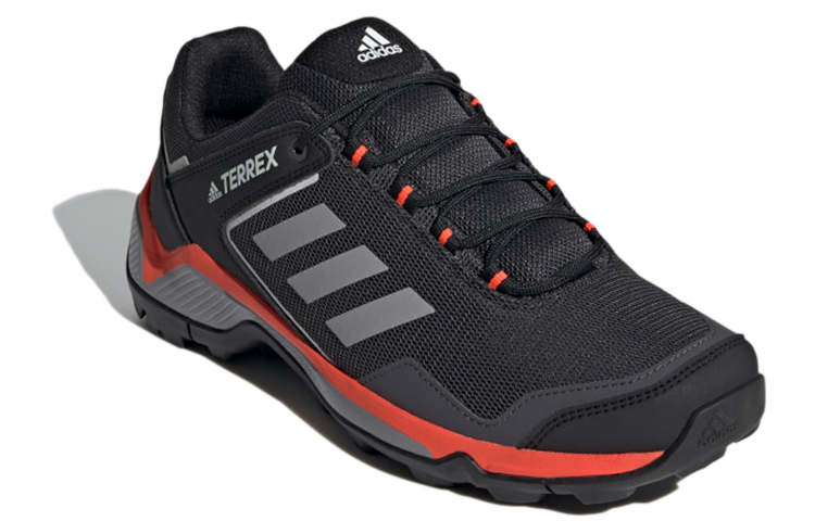 Lookbook adidas Terrex Eastrail 黑橘