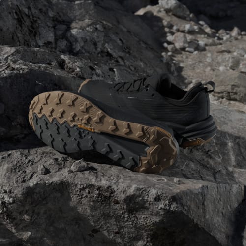 Shop adidas Terrex Free Hiker 3 Low GORE-TEX 登山鞋 黑色/黑色/棕氧化色 HQ9292
