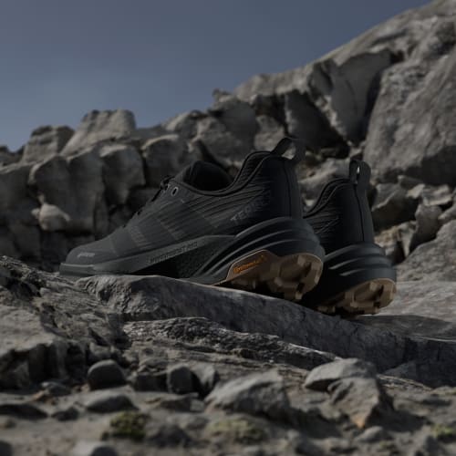 Details for adidas Terrex Free Hiker 3 Low GORE-TEX 登山鞋 黑色/黑色/棕氧化色 HQ9292