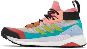 adidas Terrex Free Hiker Gore-Tex 'Nothing Left Behind' Sepatu Hiking Pria GW7062 Lookbook adidas Terrex Free Hiker Gore-Tex 'Nothing Left Behind' Sepatu Hiking Pria GW7062