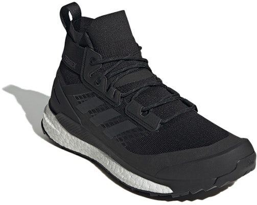 아디다스 테렉스 프리 하이커 프라임블루 "블랙 카본" GW2810 Lookbook 아디다스 테렉스 프리 하이커 프라임블루 "블랙 카본" GW2810