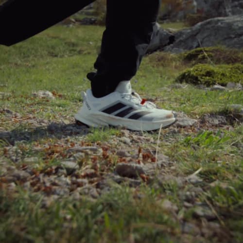 Order adidas Terrex Free Hiker SL GTX 登山鞋 白色/黑色/橘色 KI5163
