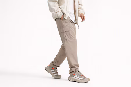 Order adidas Terrex Free Hiker SL GTX 登山鞋 男款 米白/雲白/米色 KJ4431
