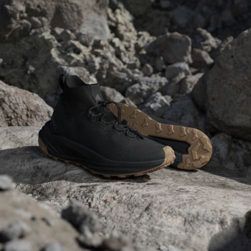 Cheap adidas TERREX Freehiker 3 Ultra GORE-TEX 登山鞋 黑色/棕氧化色 HP3481