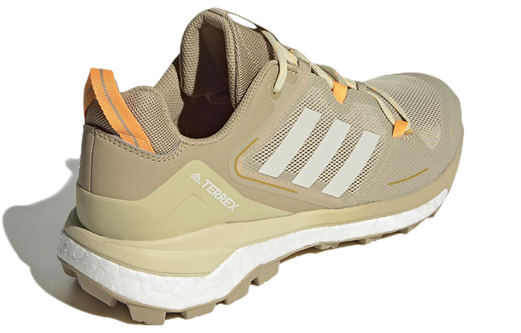 Shop 愛迪達 Terrex Skychaser 2.0 '米色調口香糖' GZ0326