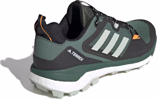 Shop 愛迪達 Terrex Skychaser 2.0 'Green Oxide' FW2922