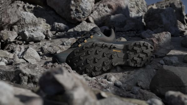 Lookbook Adidas Terrex Skychaser AX5 GORE-TEX Sepatu Hiking Shadow Olive/Carbon/Bronze Strata JQ2213