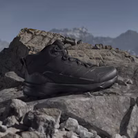 Lookbook Adidas Terrex Skychaser AX5 Mid GTX 防水健行鞋 黑色/黑色/碳色 JQ2207