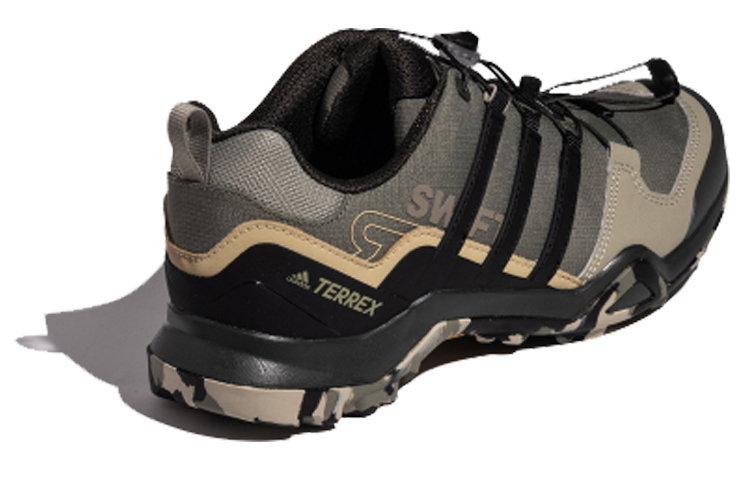 Lookbook 阿迪达斯 Terrex Swift R2 '迷彩' EG1713