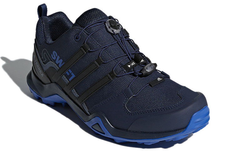 Lookbook adidas Terrex Swift R2 舒適耐磨戶外功能鞋 深藍色