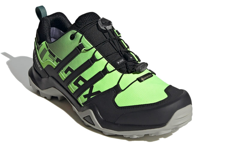 Lookbook adidas Terrex Swift R2 Gore-Tex 登山鞋 綠黑色